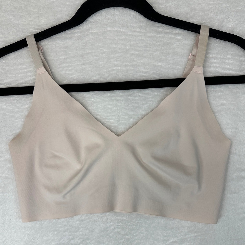 True & Co True Body V-Neck Bralette Women Size Medium Beige Seamless Wireless